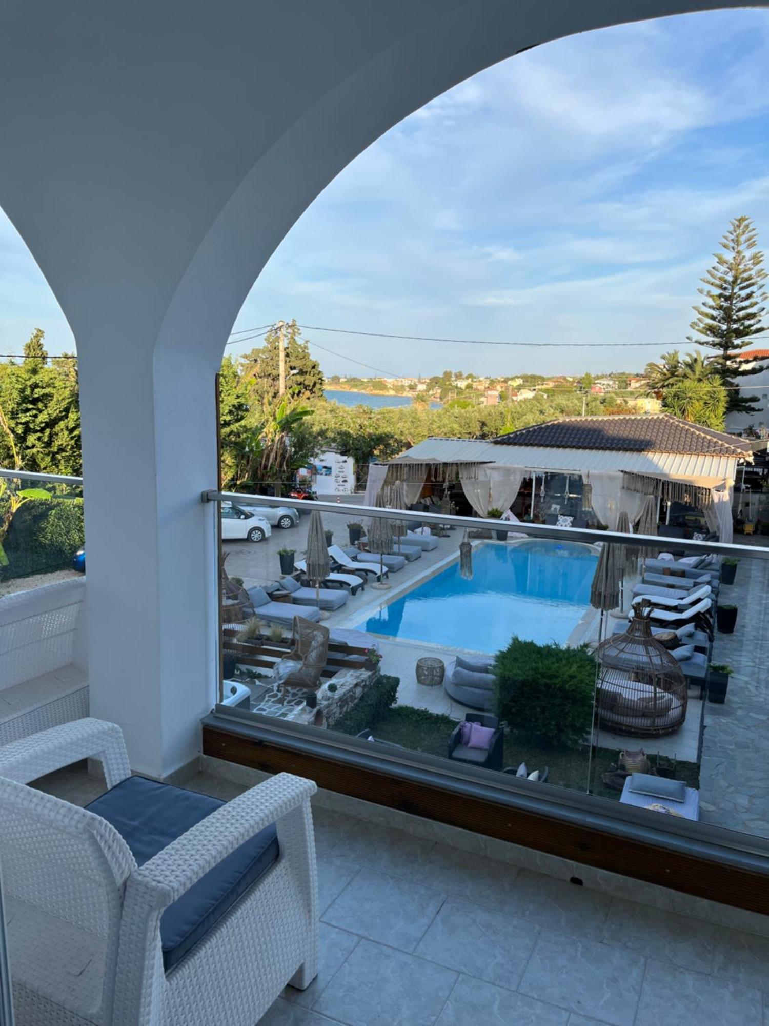 Corali Sea Breath & Pool Amoudi